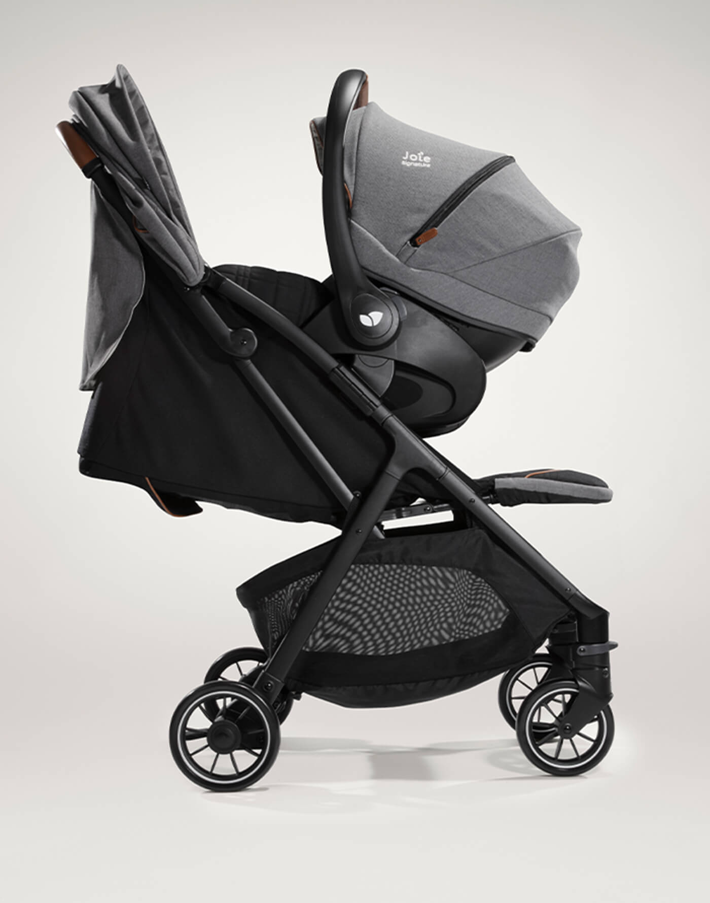 Cochecito compacto Joie Parcel Signature - hasta 22 kg 