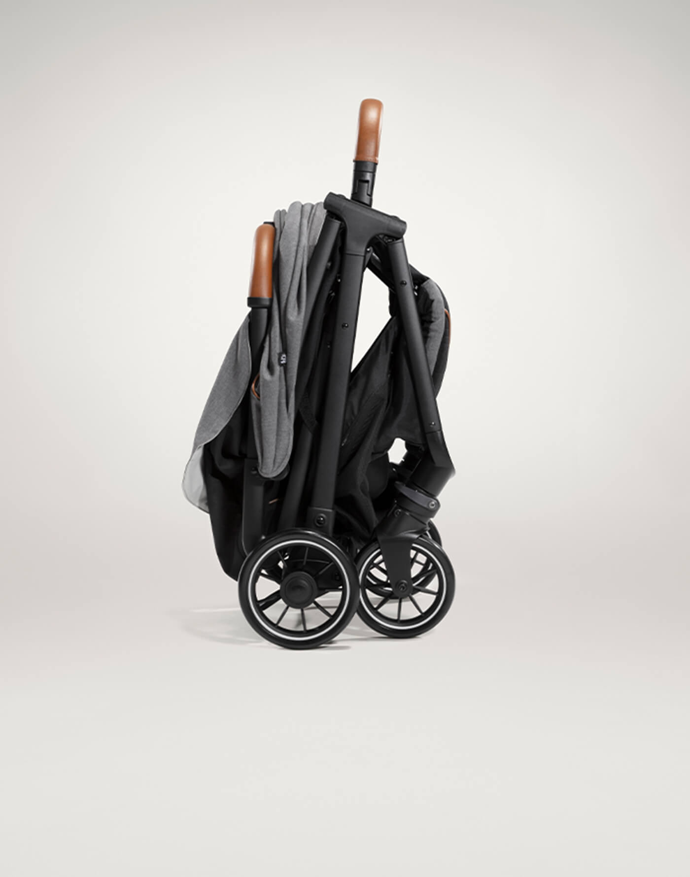 Cochecito compacto Joie Parcel Signature - hasta 22 kg 