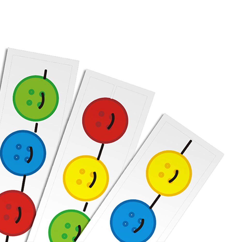 Cartões de atividades do Miniland Jogo de Enfiar Botões, mostrando padrões de cores e buracos para as crianças replicarem.