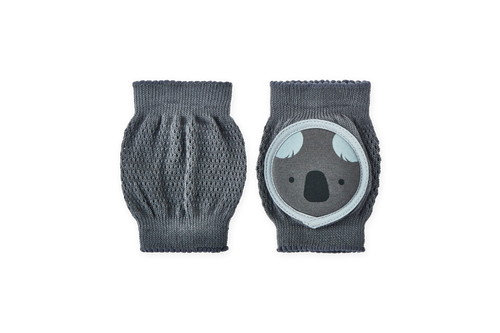 Par de joelheiras Atticat Koala Gris, cinzentas com padrão de pontos, ideais para proteger os joelhos de bebés ao gatinhar.