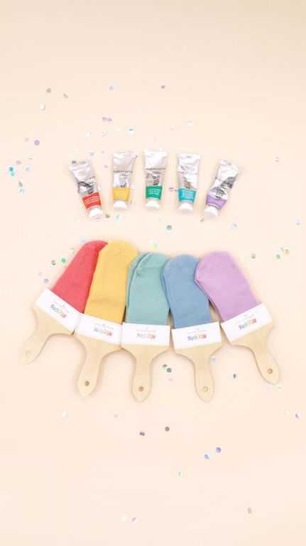 Par de meias Attipas ATTISOCKS coloridas (azul, amarelo, verde) para bebé, tamanho S (0-12 meses), com sola antiderrapante.