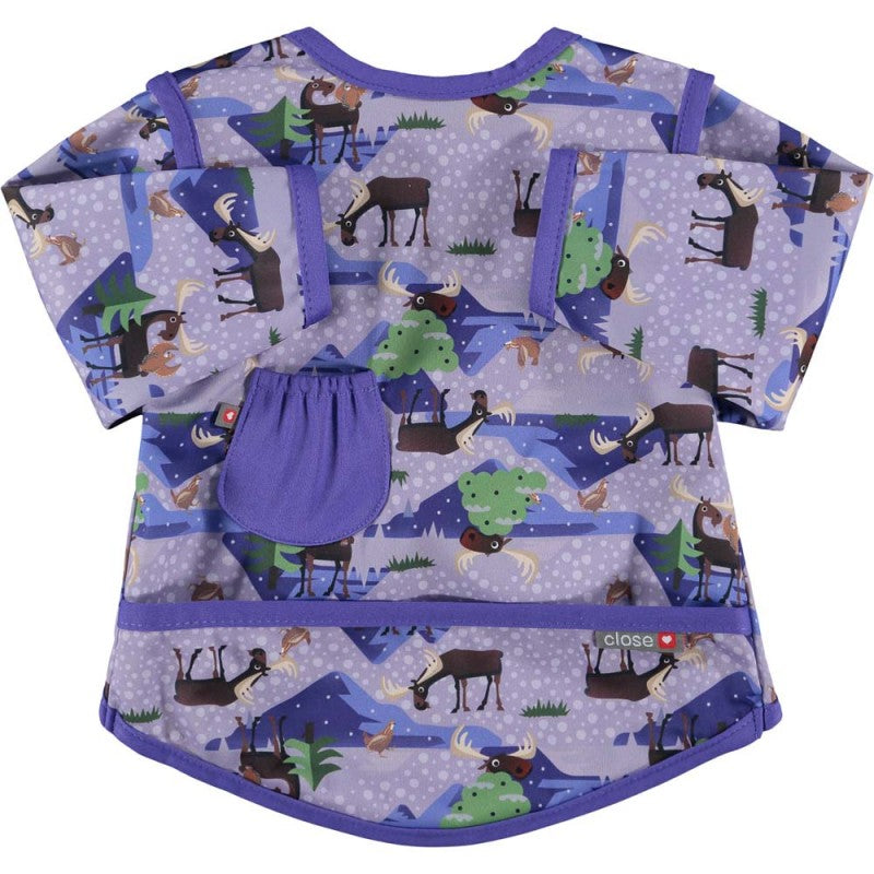 Detalhe do babete Close com mangas e tecido reciclado RPET.