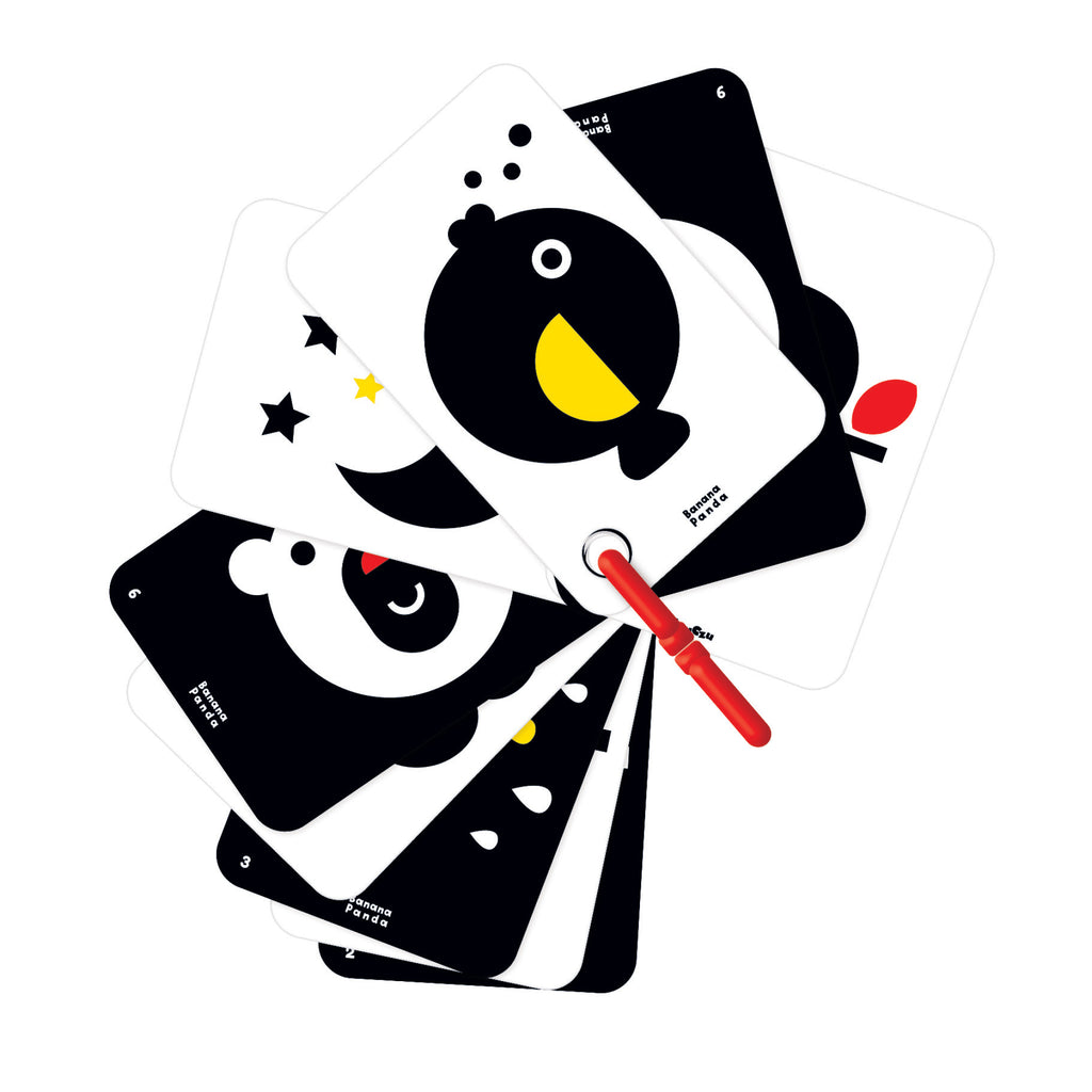 Caixa de arrumação dos cartões Banana Panda, com alça de transporte, exibindo o logótipo e a marca do produto.