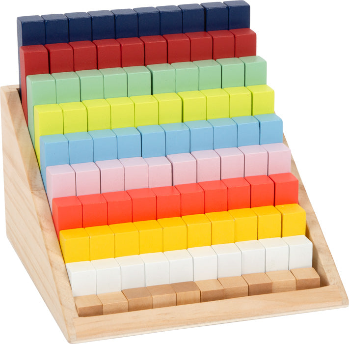 Conjunto completo de barras de cálculo small foot XL em madeira, organizado numa base inclinada, mostrando as diferentes cores e tamanhos das peças.