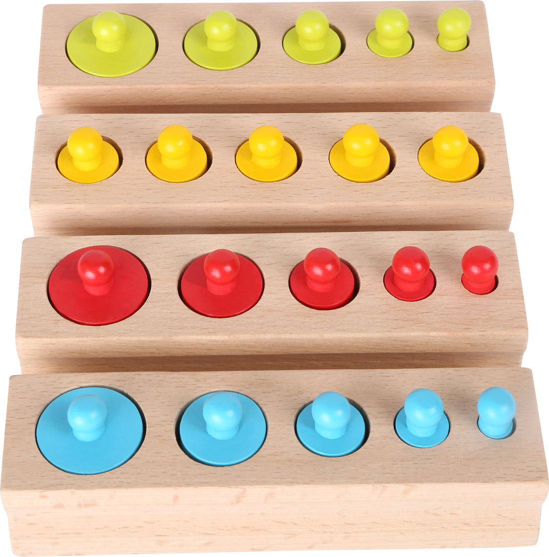Conjunto de blocos de cilindros de madeira coloridos em quatro cores diferentes, com cilindros de diferentes tamanhos e uma base de madeira para encaixe.