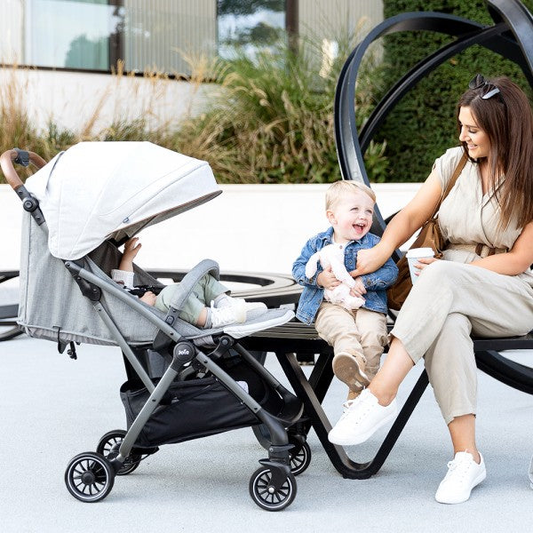 Cochecito compacto Joie Tourist™ Signature - hasta 15 kg