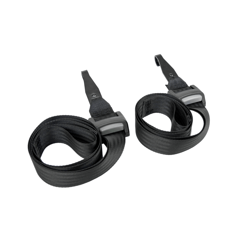 Dois conjuntos de correias pretas de instalação, enroladas, com fechos de encaixe cinzentos, destinadas à fixação de cadeiras auto Axkid em veículos.