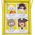 Interior da caixa da Classic World Caixa Magnética Menino com várias personagens magnéticas diferentes.