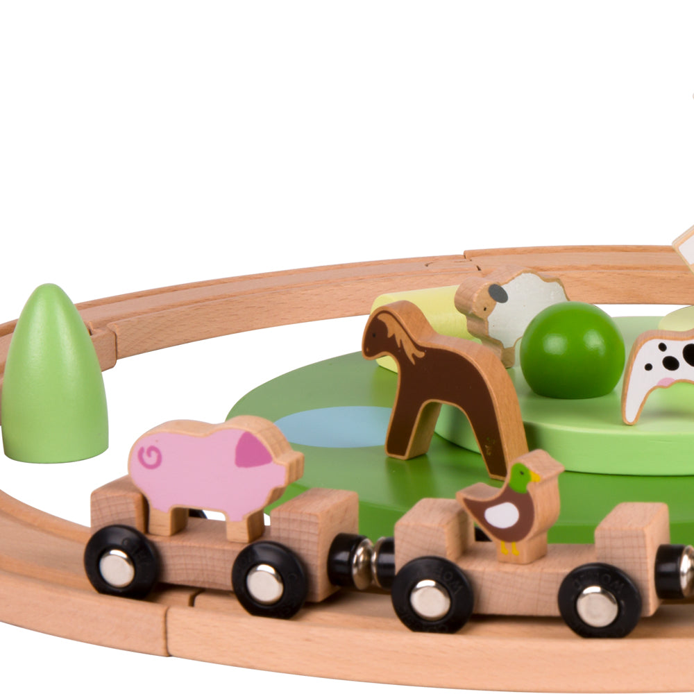 Close-up dos animais do Classic World Conjunto de Comboio com Pista, incluindo o porco, a galinha, o cavalo e a ovelha.