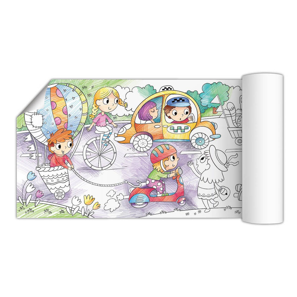 Criança (mãos visíveis) a colorir ativamente o poster gigante, demonstrando o uso e a dimensão da atividade.