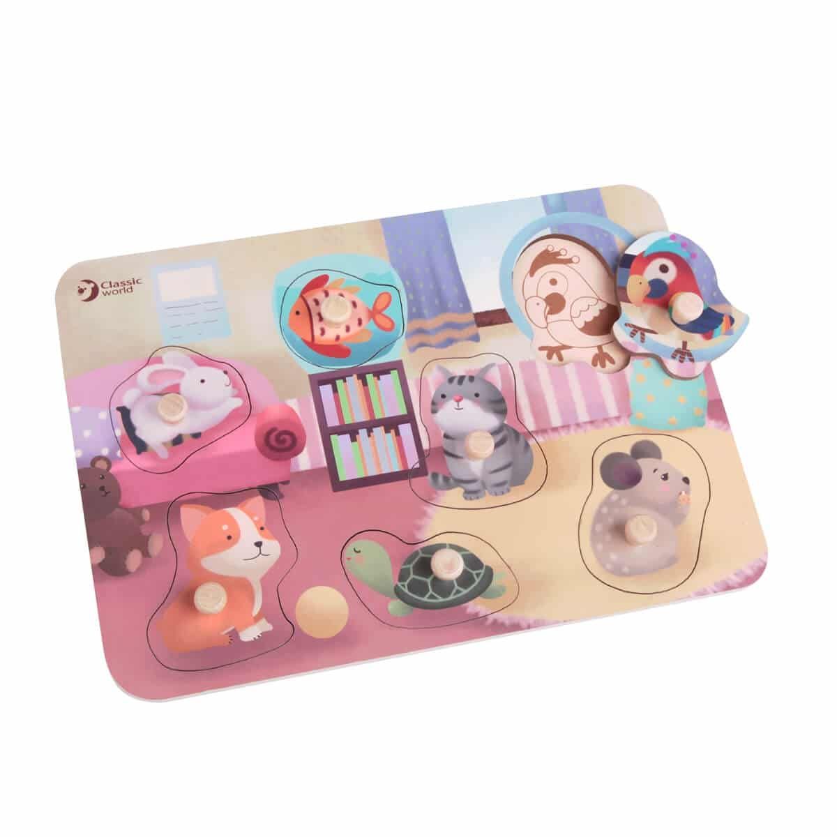 Imagem de conjunto mostrando o puzzle de madeira Classic World ao lado de outros brinquedos educativos de madeira da mesma marca (contexto de gama de produtos).