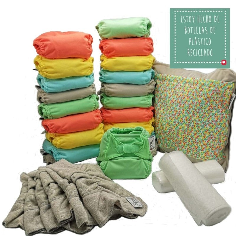 Pack completo Close Pop In com 20 fraldas reutilizáveis de bambu em tons pastel, absorventes e saco impermeável.