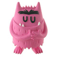 Figura do Monstro das Cores da Comansi, com corpo amarelo e um coração vermelho no centro, representando a emoção "Amor".
