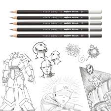 Vários lápis de grafite Carioca e desenhos técnicos realizados.