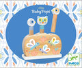 Djeco Jogo Pop Up BabyPopi de madeira para bebés, com figuras de gato e pássaros.