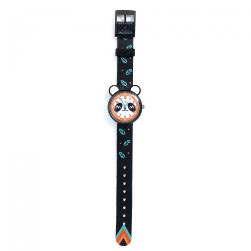 Detalhe do mostrador do relógio Djeco, mostrando números claros para horas e minutos, ideal para aprender a ver as horas.