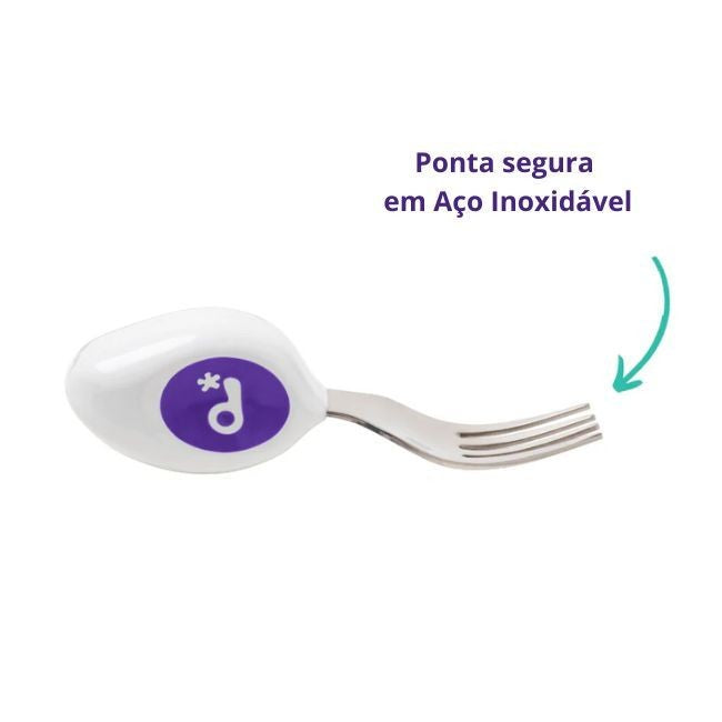 Detalhe do cabo ergonómico roxo dos talheres Doddl, mostrando o encaixe perfeito na mão de uma criança pequena.