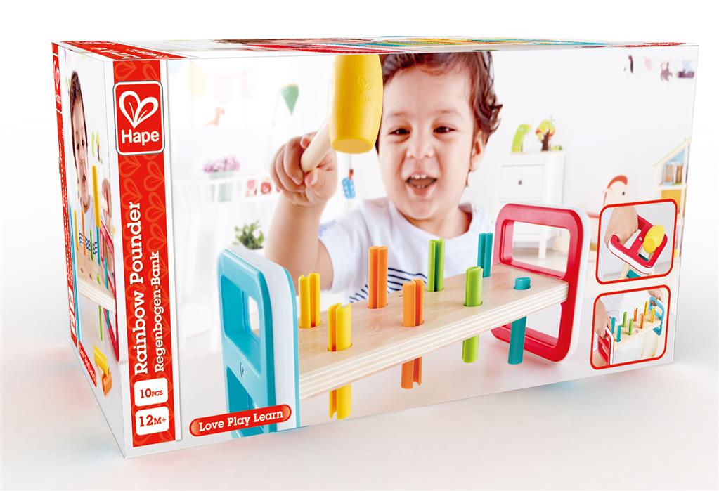 Embalagem do Hape Jogo do Martelo "Rainbow Pounder", mostrando um bebé sorridente a brincar ativamente com o martelo e os pinos coloridos.