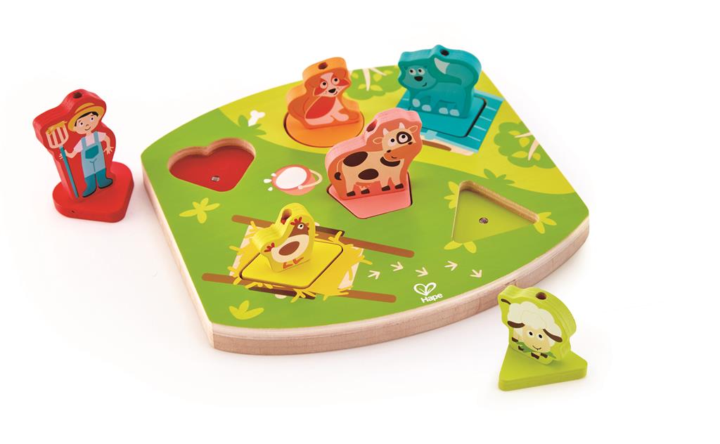 Hape Puzzle encaixável e sonoro A Quinta com todas as 7 peças de madeira de animais e agricultor dispostas na base verde.