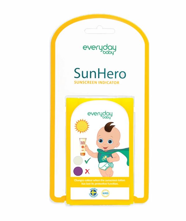 Embalagem do Everyday Baby SunHero, indicador de proteção solar para bebés. Detalhe do adesivo e instruções.
