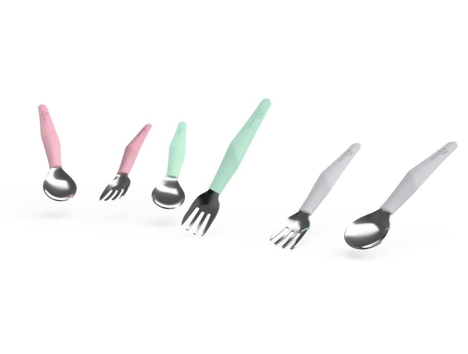 Talheres de bebé Everyday Baby dispostos em ângulo para mostrar ergonomia.