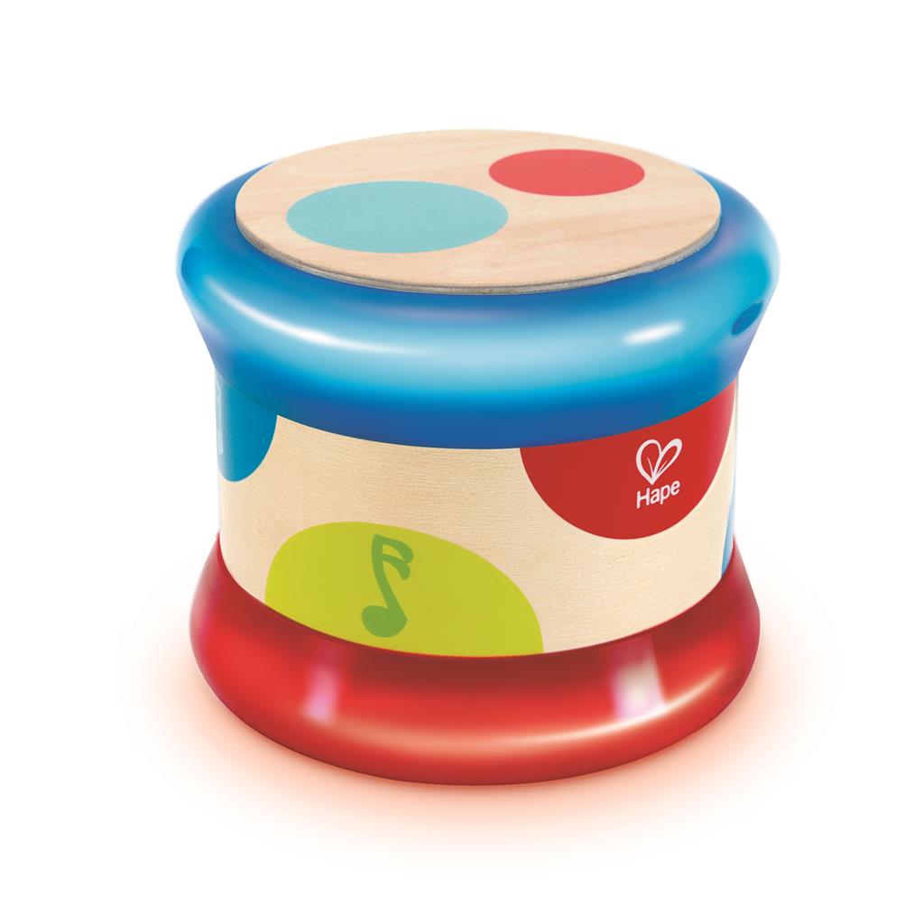 Tambor de bebé Hape em madeira com detalhes coloridos, ideal para estimular o desenvolvimento musical e coordenação motora dos mais pequenos.