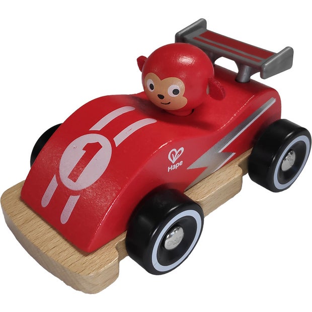 Carro de corridas vermelho da Hape em madeira, com o número 1 e um condutor macaco, perfeito para brincadeiras de velocidade.