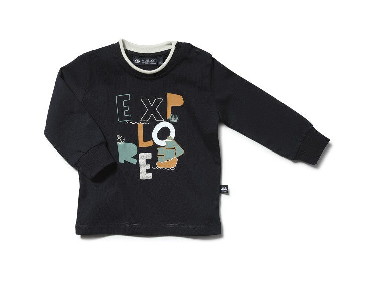 Camisola Hublot Norval preta para criança, vista frontal completa, com estampado náutico "EXPLORE" colorido na frente.