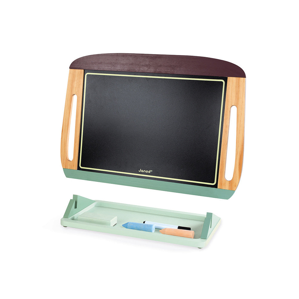 Conjunto completo do quadro Janod: quadro de mesa verde, 2 gizes, caneta apagável e espanador.