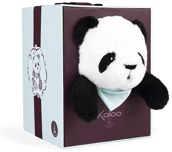 Kaloo Peluche Panda Bamboo visto de lado, com a cabeça e patas a espreitar da caixa de presente.