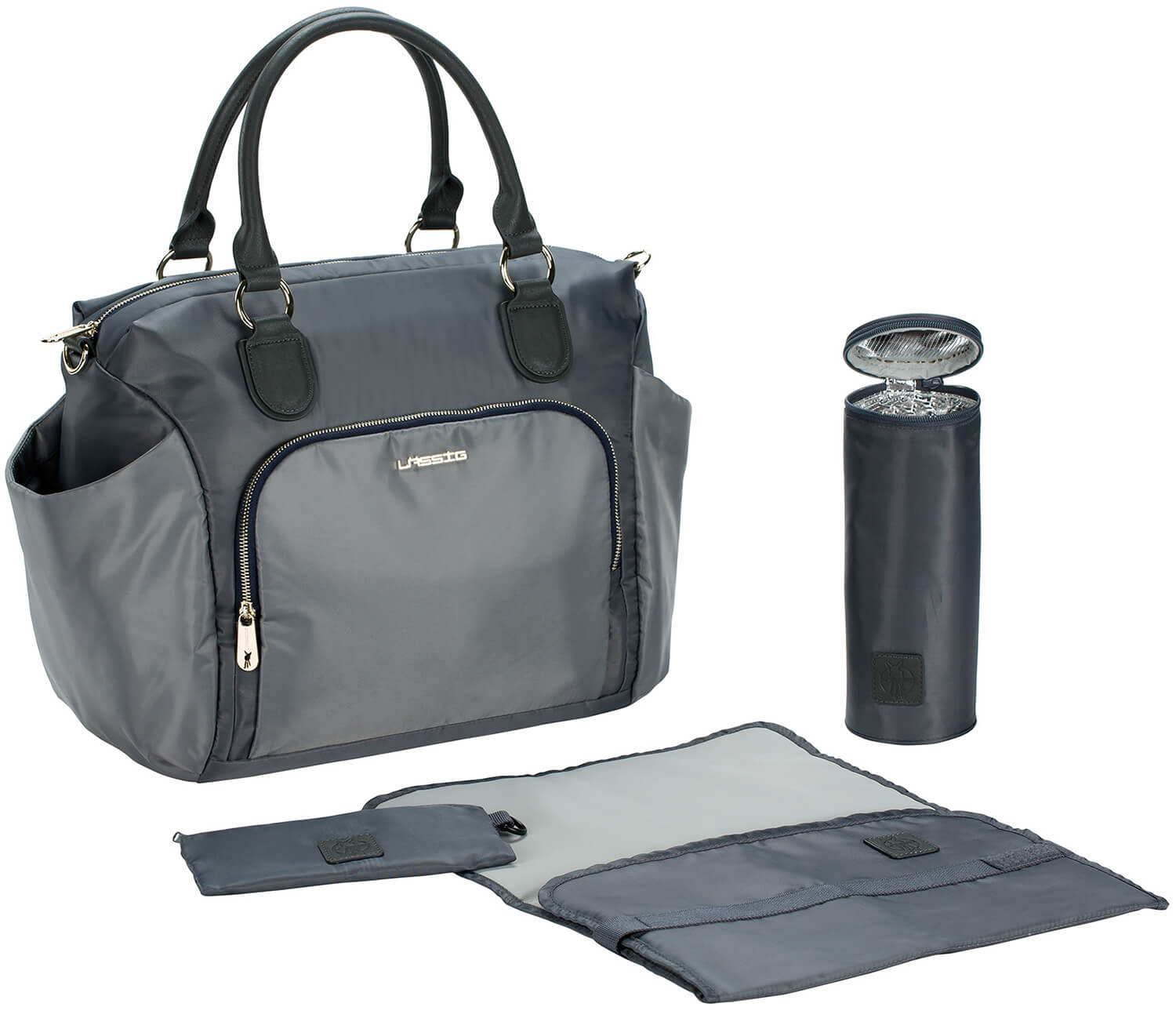 Vista frontal da bolsa de maternidade Lassig Avenue Bag Grey, evidenciando o design elegante e desportivo em nylon cinzento com detalhes brilhantes.