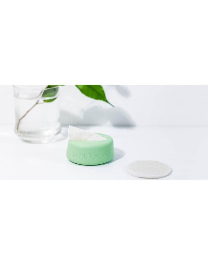 Discos desmaquilhantes LastRound a serem lavados na máquina de lavar, dentro de um saco de lavagem LastObject (saco não incluído no produto principal).