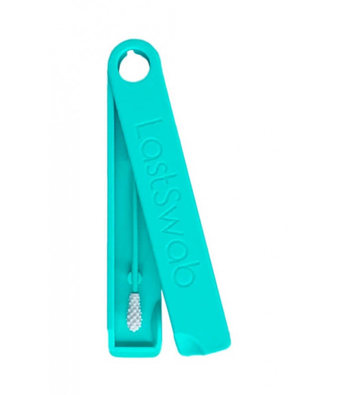 LastSwab cotonete reutilizável azul ao lado da sua prática bolsa de transporte (case) à base de milho.