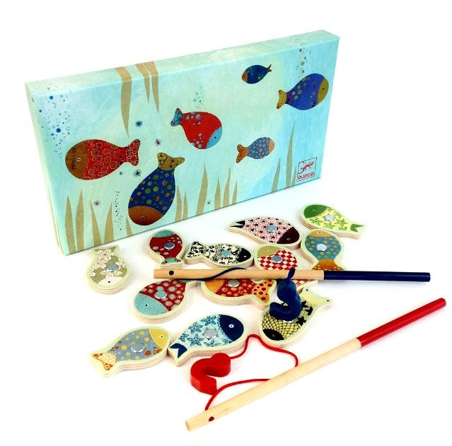 Jogo de Pesca Magnético Djeco Fishing Dream com caixa ilustrada, peixes coloridos e varas prontas para brincar.