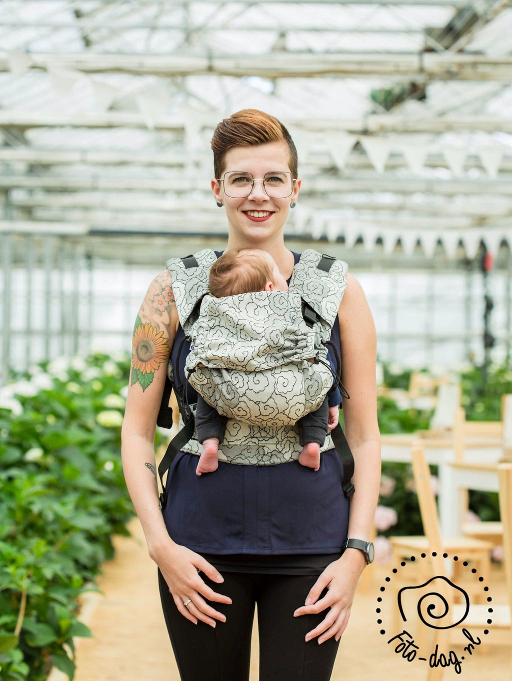 Pormenor do padrão Lokum Hazel em tecido jacquard de algodão e bambu da mochila Neko.