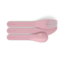 Conjunto de 3 talheres infantis Monbento cor de rosa fora da caixa