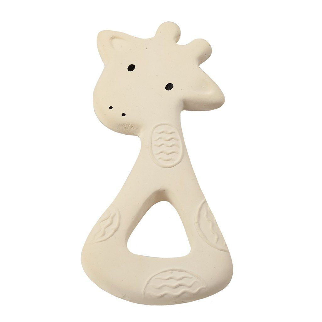 Mordedor de borracha natural Tikiri em forma de girafa, cor creme, com orifício central para agarrar.