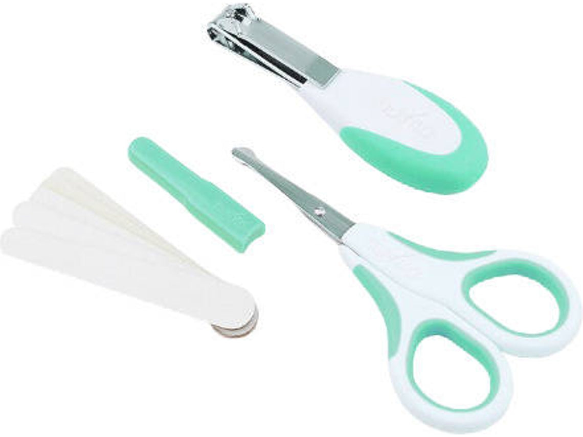 Conjunto Nuvita Baby Unhas com tesoura de pontas redondas, corta-unhas e cinco limas na embalagem original.
