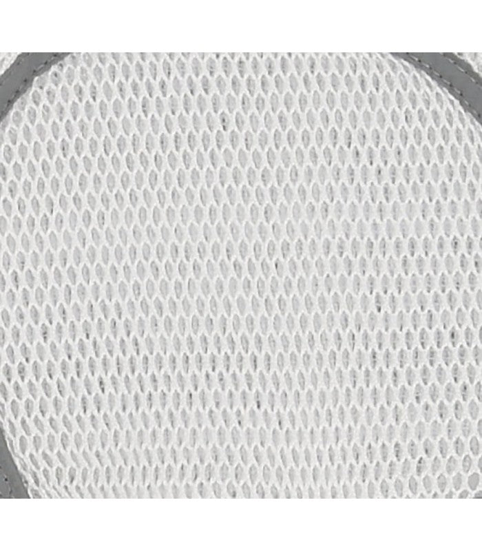 Imagem da capa Olmitos dobrada ou em destaque, mostrando o seu formato universal e espessura, pronta para ser usada em cadeiras auto ou carrinhos.