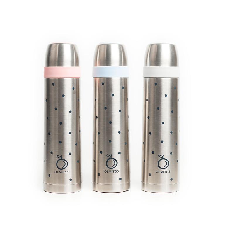 Termo Olmitos 500ml em aço inoxidável, cor azul, fechado, ideal para manter líquidos quentes ou frios em passeios.