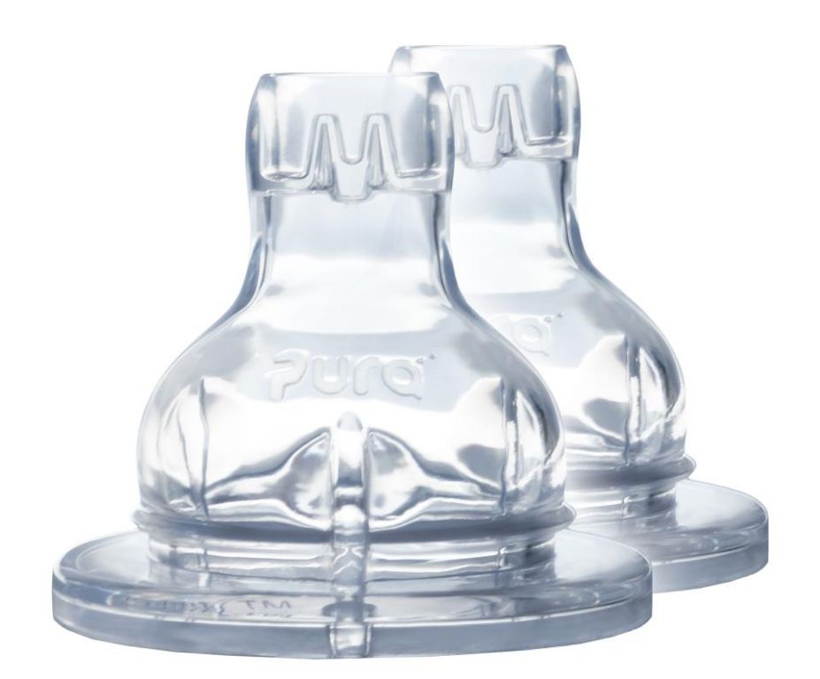 Duas tetinas de silicone transparentes para biberão Pura sobre fundo neutro.