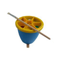 Recipiente para pincéis Aquarel Duo com pincel pousado sobre a paleta.
