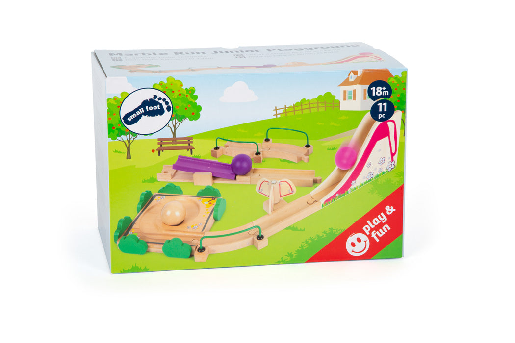 Caixa do circuito de bolas small foot, com imagem do brinquedo e informações sobre a idade recomendada e número de peças.