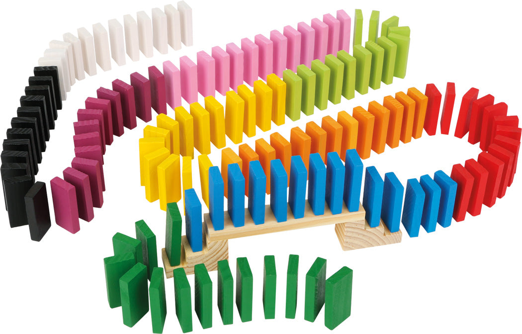 Conjunto de dominó de madeira colorido small foot Domino Rally XXL com 560 peças, plataformas e mala de transporte, ideal para crianças a partir dos 3 anos.