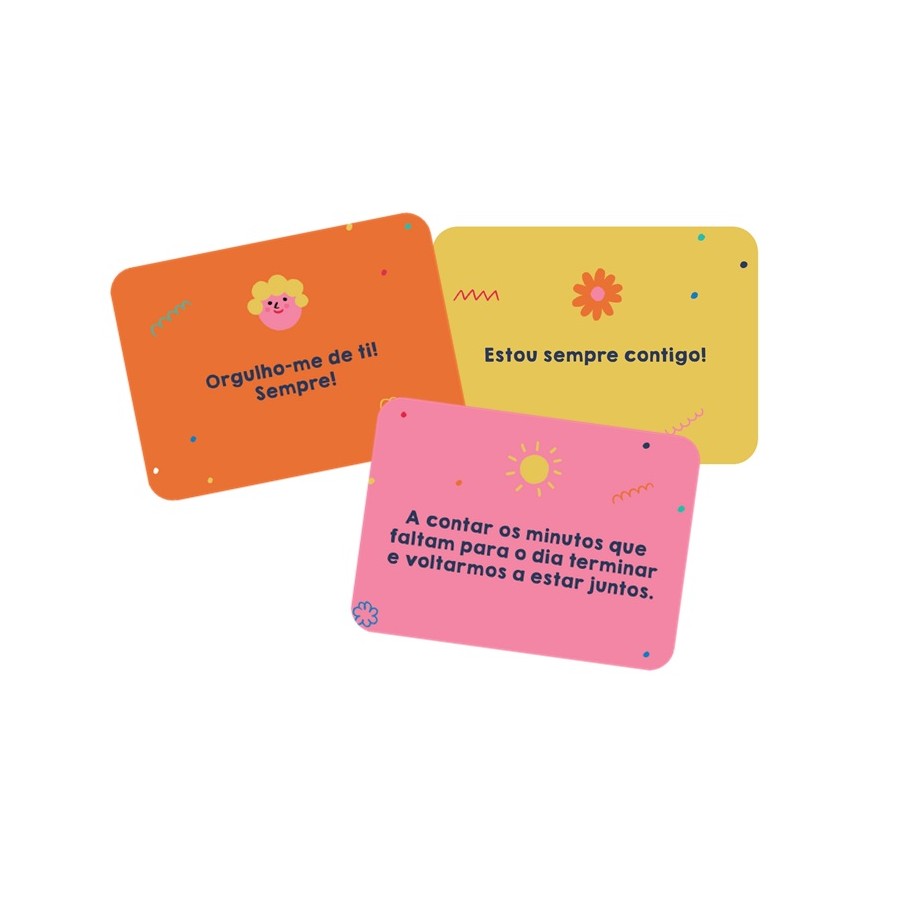 Conjunto de vários cartões coloridos de "Mensagens para a Familia" espalhados sobre uma superfície de madeira, mostrando a variedade do produto.