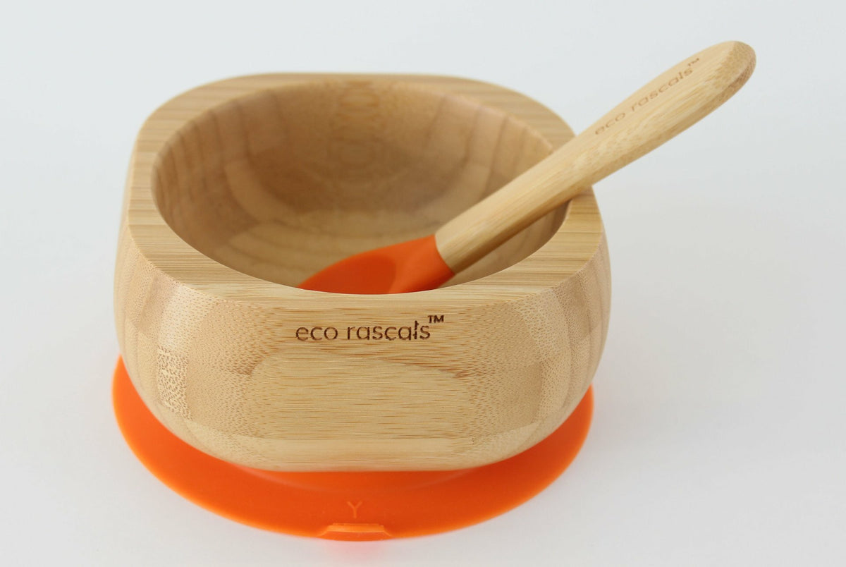 Tigela de bambu com colher de silicone e base de sucção em tom laranja eco rascals