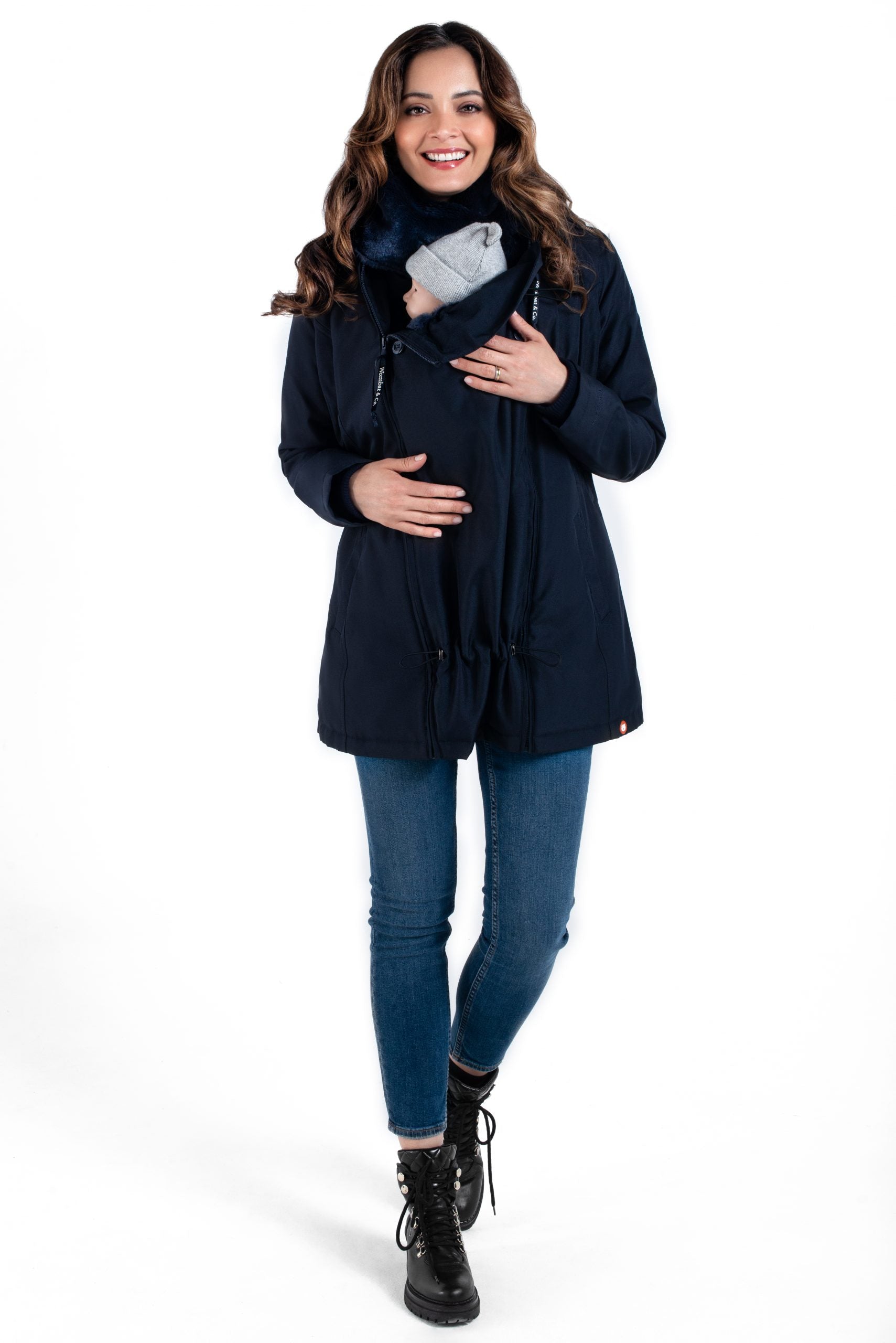 Tabela de tamanhos do casaco Wombat Wallaby 2.0, mostrando medidas em cm para o comprimento, largura e manga.