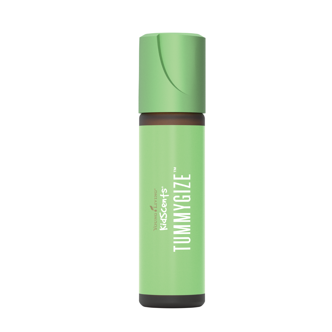 Detalhe do rótulo do TummyGize, mostrando o logótipo KidScents e a menção "Calming Stomach Blend" em fundo azul e verde.